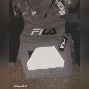 Unisex Kids Size M Grey Fila hoodie with bold logo #streetwear